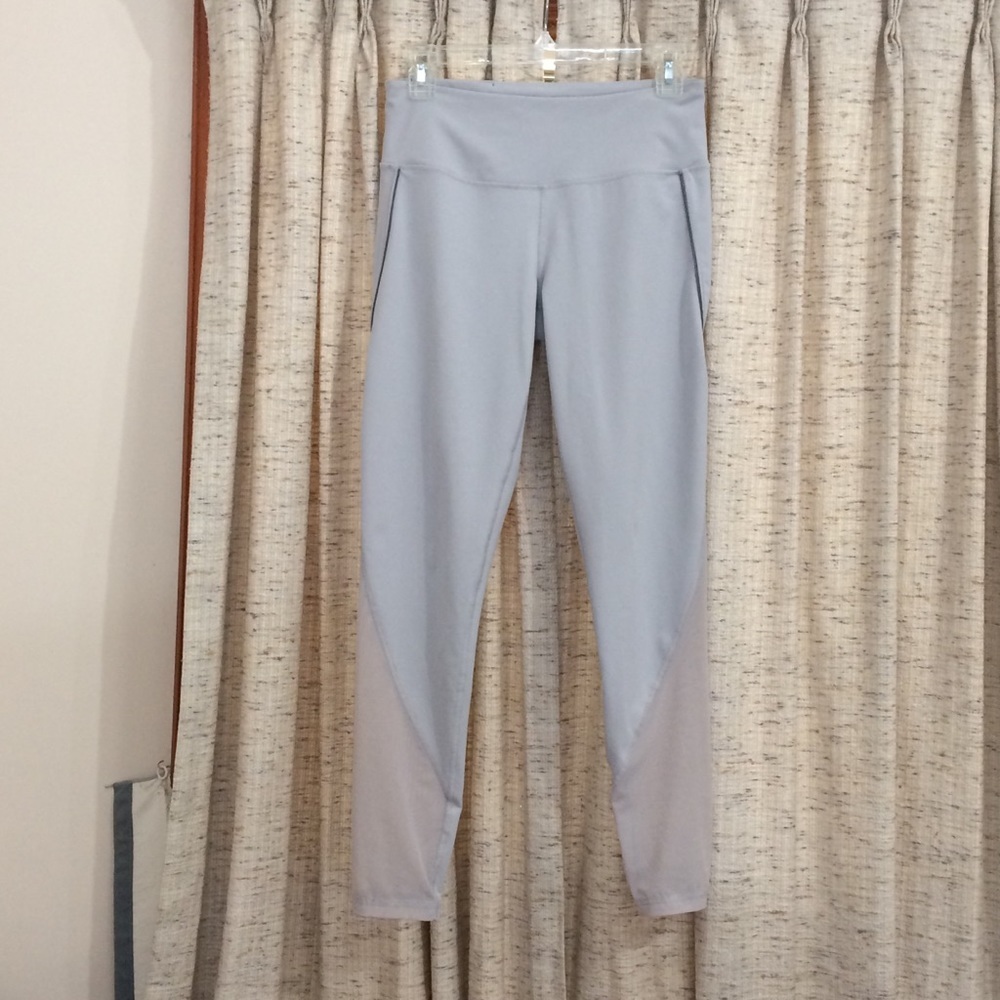 Victoria Sport Knockout Mesh Panel Leggings